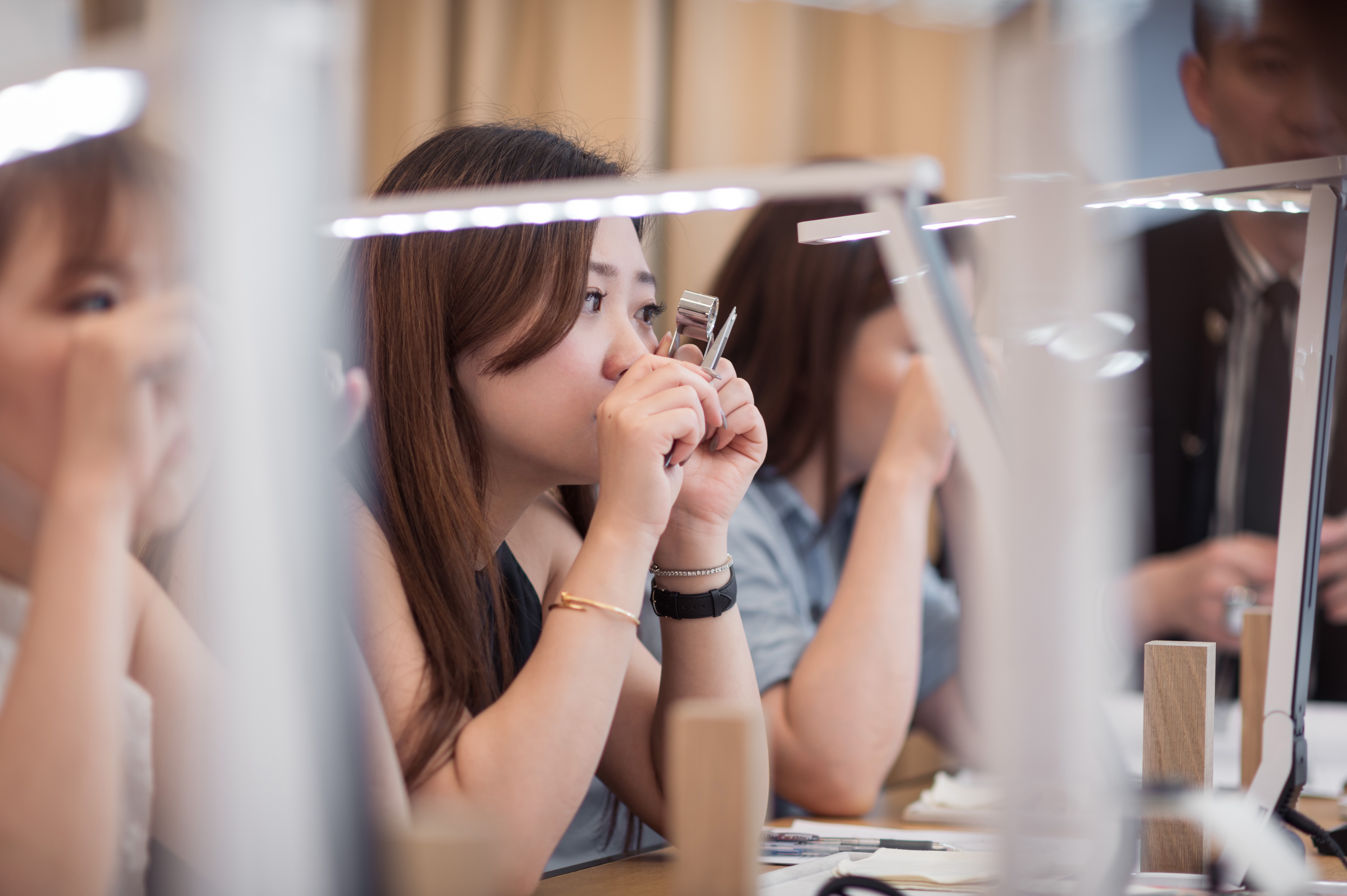 L'ECOLE Asia Pacific - Diamond Grading  (c) L'ÉCOLE Van Cleef & Arpels (1).jpg