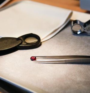 recognize gemstones gemology classes C (1)_0.jpg