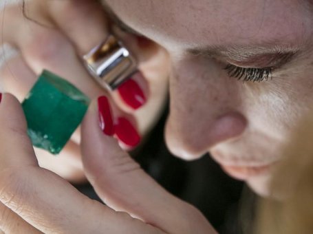 Recognize the gemstones